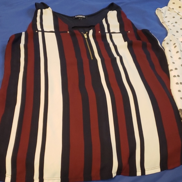 Blouses - Picture 6 of 8